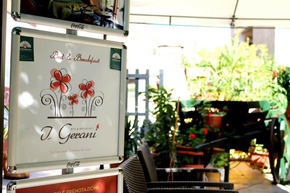 I Gerani Bed & Breakfast Боза Екстериор снимка